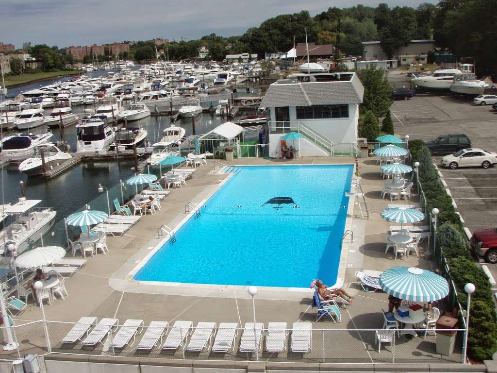 Imperial Yacht Club Inc | 583 Davenport Ave, New Rochelle, NY 10805, USA | Phone: (914) 636-1122