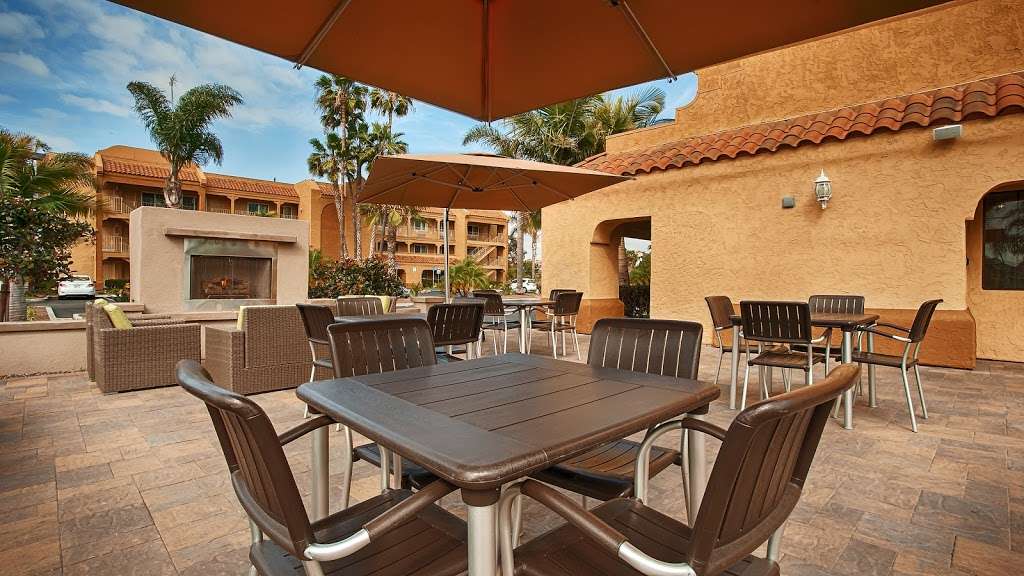 La Quinta Inn & Suites by Wyndham Carlsbad - Legoland Area | 760 Macadamia Dr, Carlsbad, CA 92011, USA | Phone: (760) 438-2828