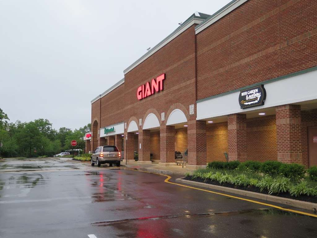 Giant Food Stores | 1201 Knapp Rd #6265, North Wales, PA 19454, USA | Phone: (215) 661-1025