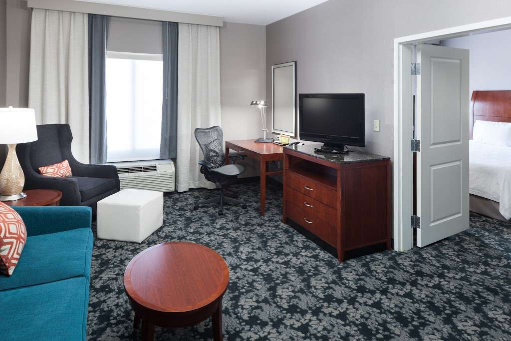 Hilton Garden Inn Lake Forest Mettawa | 26225 North Riverwoods Blvd, Lake Forest, IL 60045, USA | Phone: (847) 735-8374