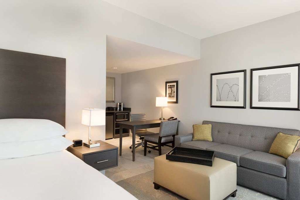 Embassy Suites by Hilton Charlotte Ayrsley | 1917 Ayrsley Town Blvd, Charlotte, NC 28273, USA | Phone: (704) 970-5400