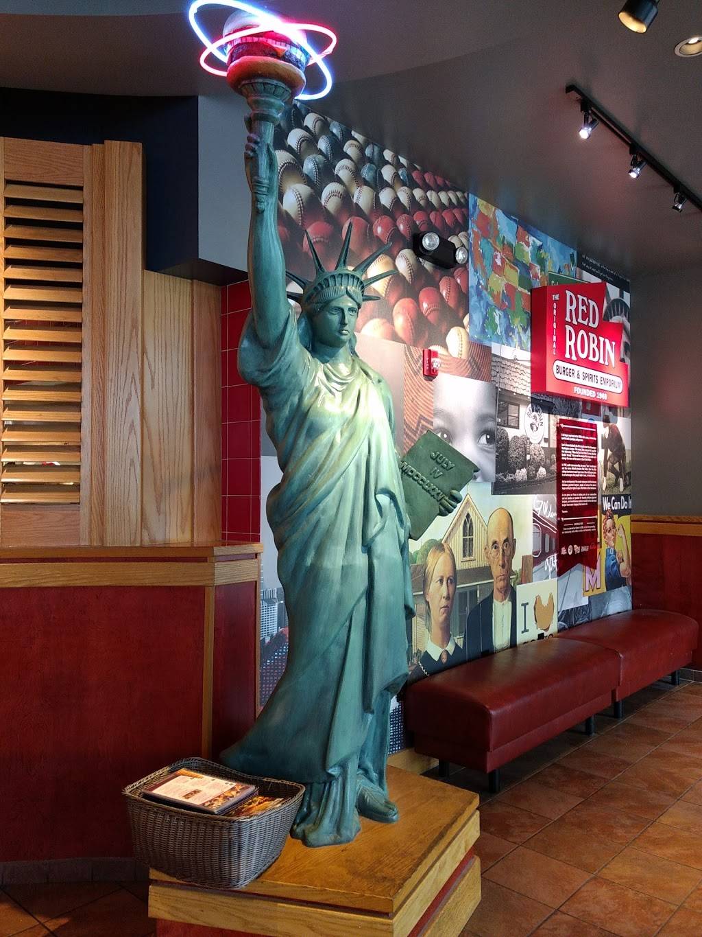 Red Robin Gourmet Burgers and Brews | 6802 Charlotte Pike, Nashville, TN 37209, USA | Phone: (615) 352-1710