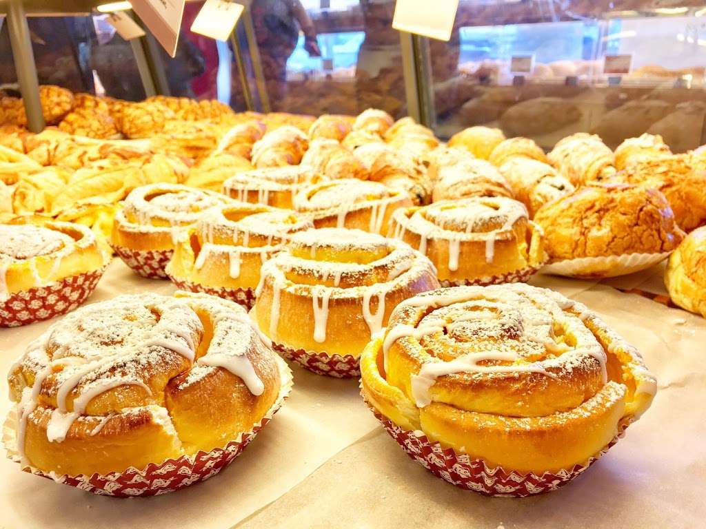 85C Bakery Cafe-Claremont | 428 Auto Center Dr, Claremont, CA 91711, USA | Phone: (909) 399-0085