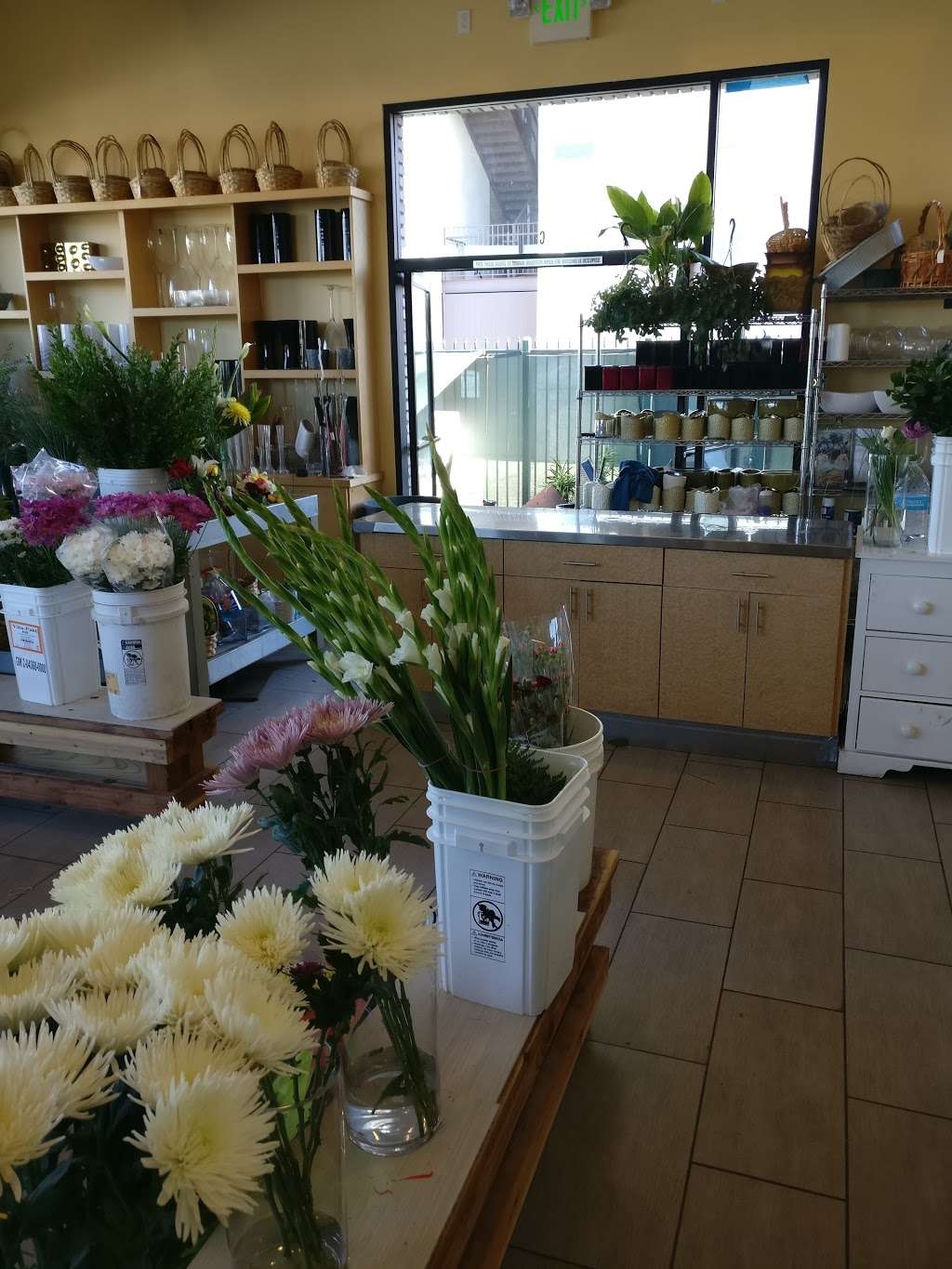 American Flowers | 12404 Venice Blvd, Los Angeles, CA 90066 | Phone: (310) 499-2529