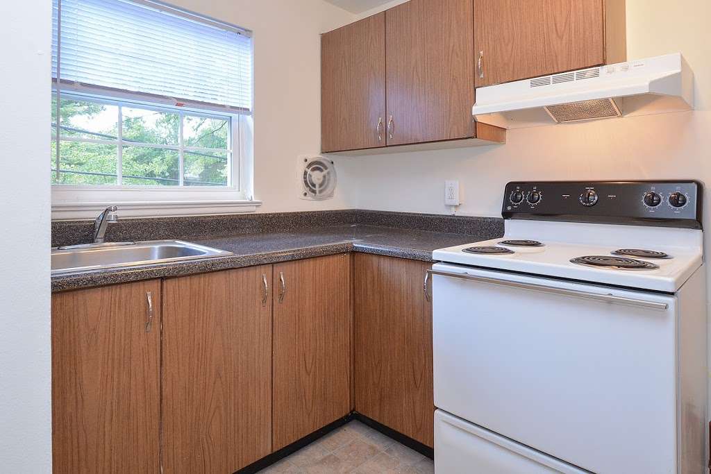 Knollwood Apartments | 30 Nutt Rd T5, Phoenixville, PA 19460 | Phone: (610) 933-3000