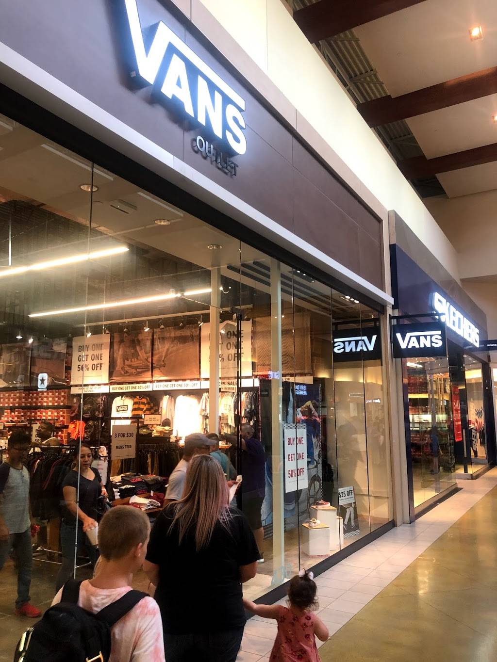 vans outlet sawgrass