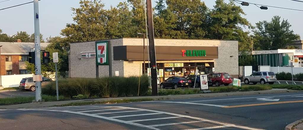 7-Eleven | 294 N Main St, Spring Valley, NY 10977, USA | Phone: (845) 352-0256