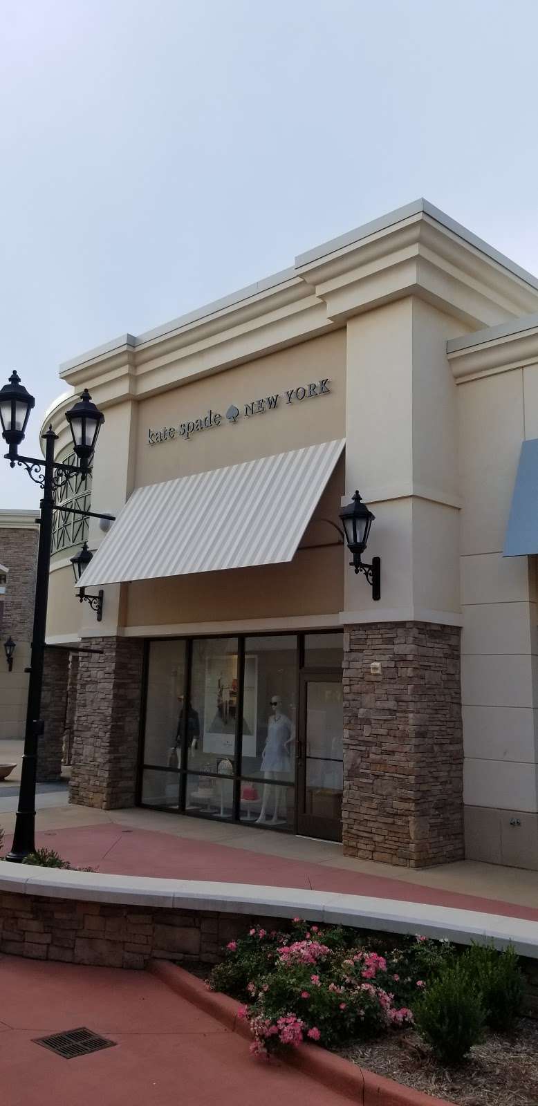 kate spade new york | 5416 New Fashion Way #815, Charlotte, NC 28278, USA | Phone: (704) 504-1199