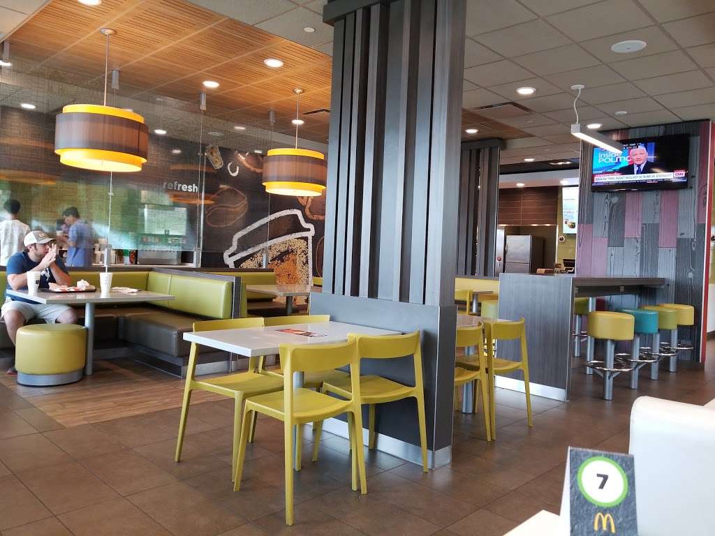 McDonalds | 2640 N Loop 336 W, Conroe, TX 77304, USA | Phone: (936) 756-2000