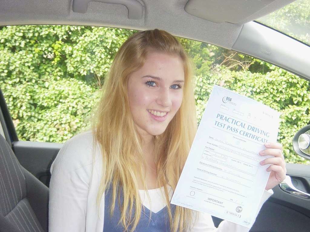 Need Driving Lessons Driving School | 4 Carter Cl, London NW9 8BR, UK | Phone: 020 8459 0425