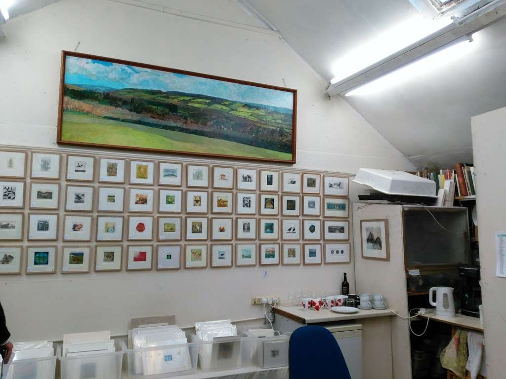 Studio Walls | Unit 2, Chart Stud Farm, Sevenoaks TN15 0ES, UK | Phone: 07876 373072