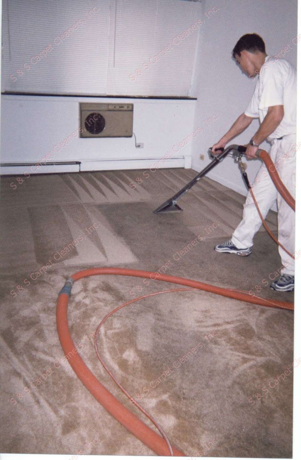 S and S Carpet Cleaners Inc. | Morton Grove, IL 60053, USA | Phone: (847) 581-1900
