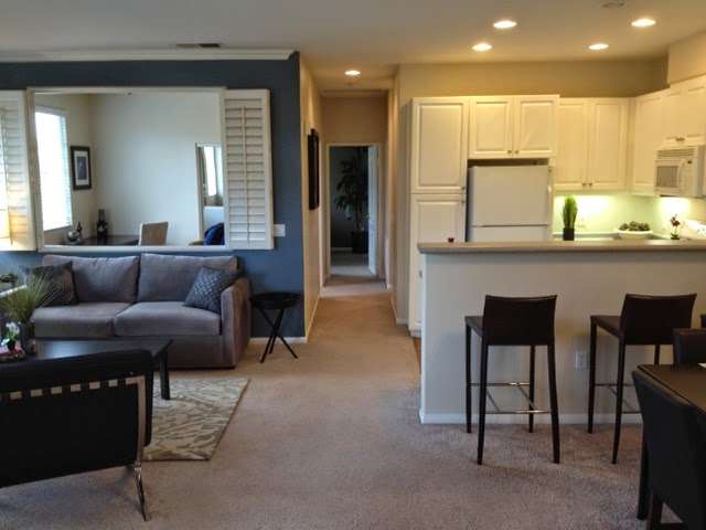 Creek View Apartment Homes | 12389 Creekview Dr, San Diego, CA 92128, USA | Phone: (858) 668-1839