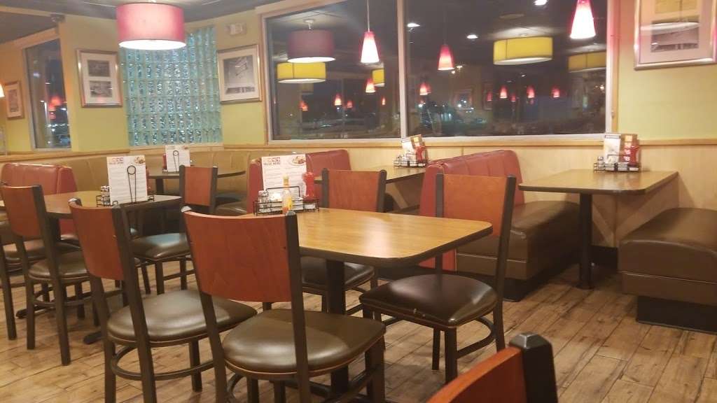 Dennys | 11511 W Airport Blvd, Meadows Place, TX 77477, USA | Phone: (281) 494-2577