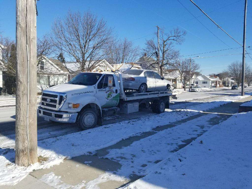 Alligator Towing | 9647, 5811, 1st St, Racine, WI 53403, USA | Phone: (262) 551-5665