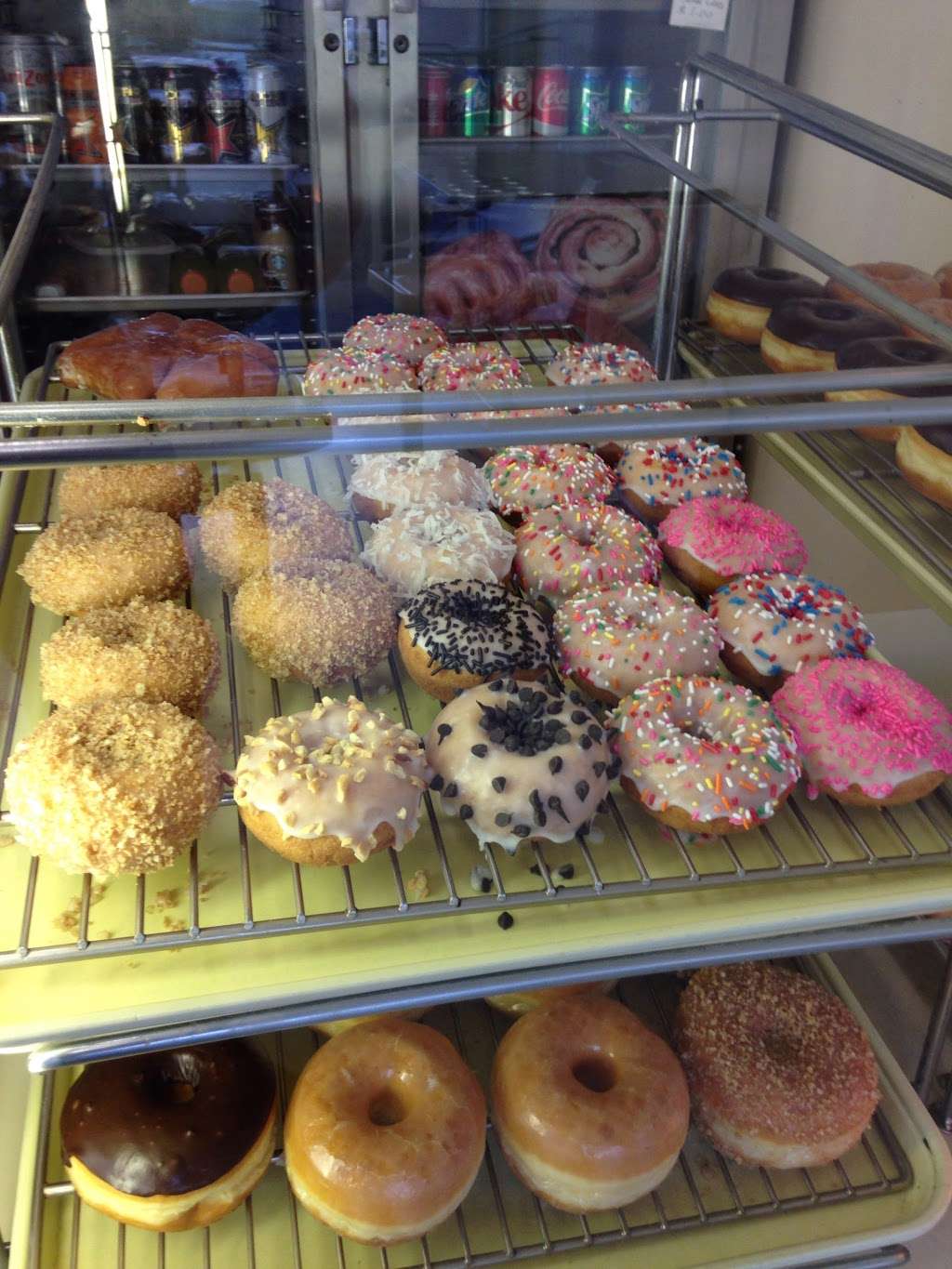 Best Doughnuts | 2325 Kuehner Dr # 127, Simi Valley, CA 93063, USA | Phone: (805) 522-7236