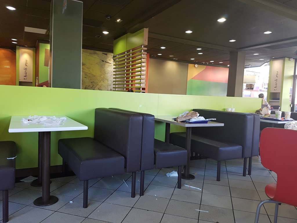 McDonalds | 77/83 High St, New Malden KT3 4BT, UK | Phone: 020 8336 5852