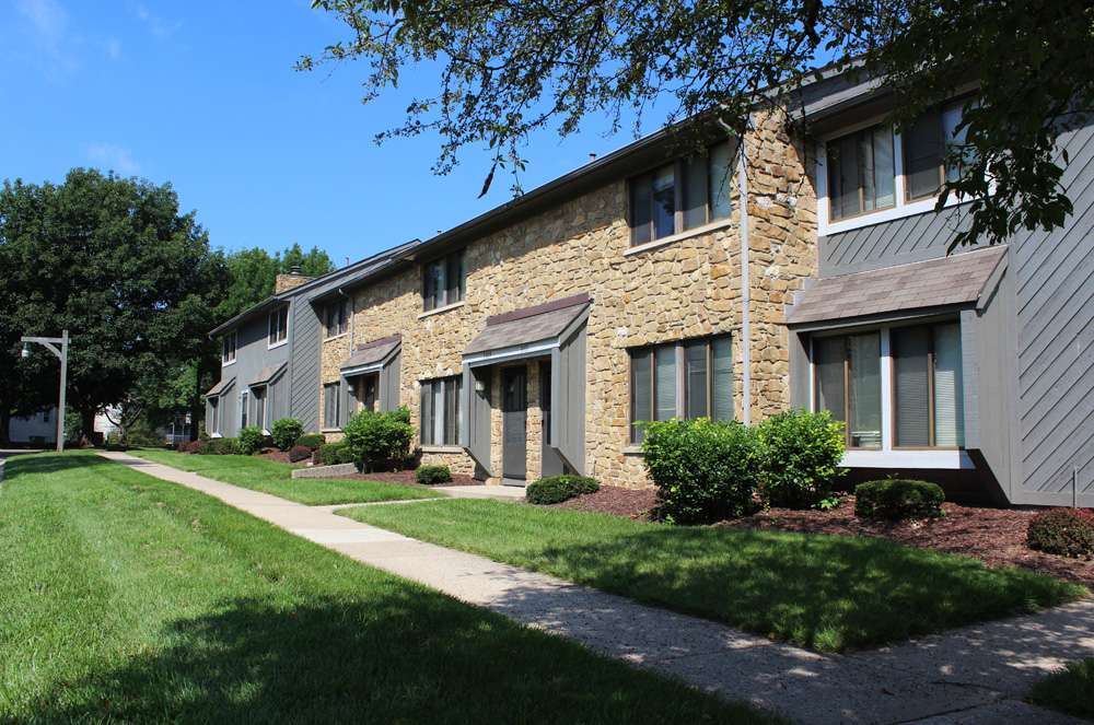 Woodbridge Apartments in Bloomington | 3401 John Hinkle Pl, Bloomington, IN 47408, USA | Phone: (812) 220-2918