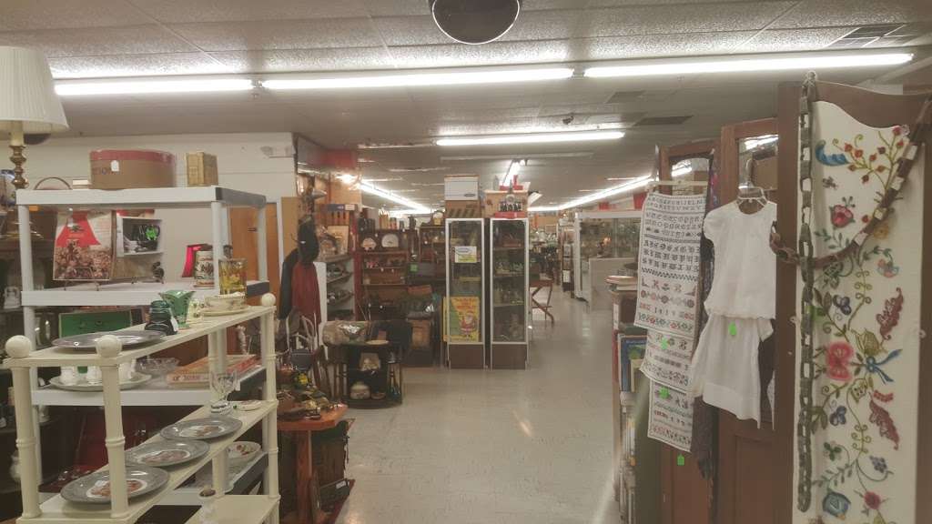 Old Glory Antique Market Place | 5862 Urbana Pike, Frederick, MD 21704, USA | Phone: (301) 662-9173