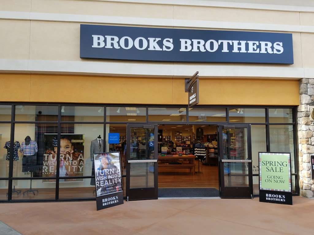 Brooks Brothers Factory Outlet | 5701 Outlets at Tejon Pkwy Suite 920, Arvin, CA 93203, USA | Phone: (661) 858-2803