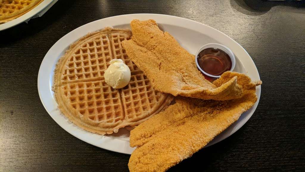 Chicagos Home of Chicken & Waffles | 543 Madison St, Oak Park, IL 60302, USA | Phone: (708) 524-3300