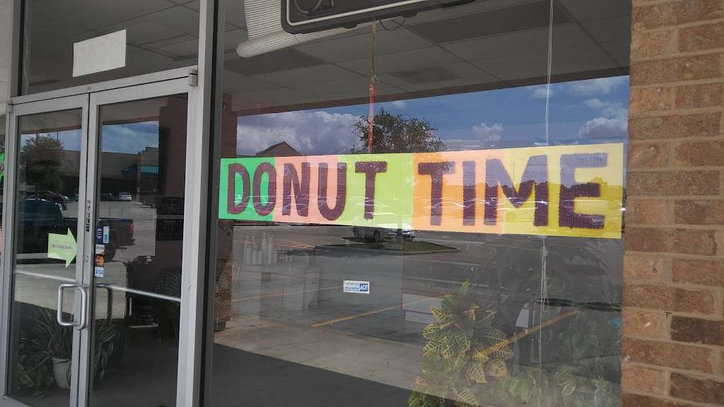 Donut Time | 1022 N Carrier Pkwy, Grand Prairie, TX 75050, USA | Phone: (972) 264-6726