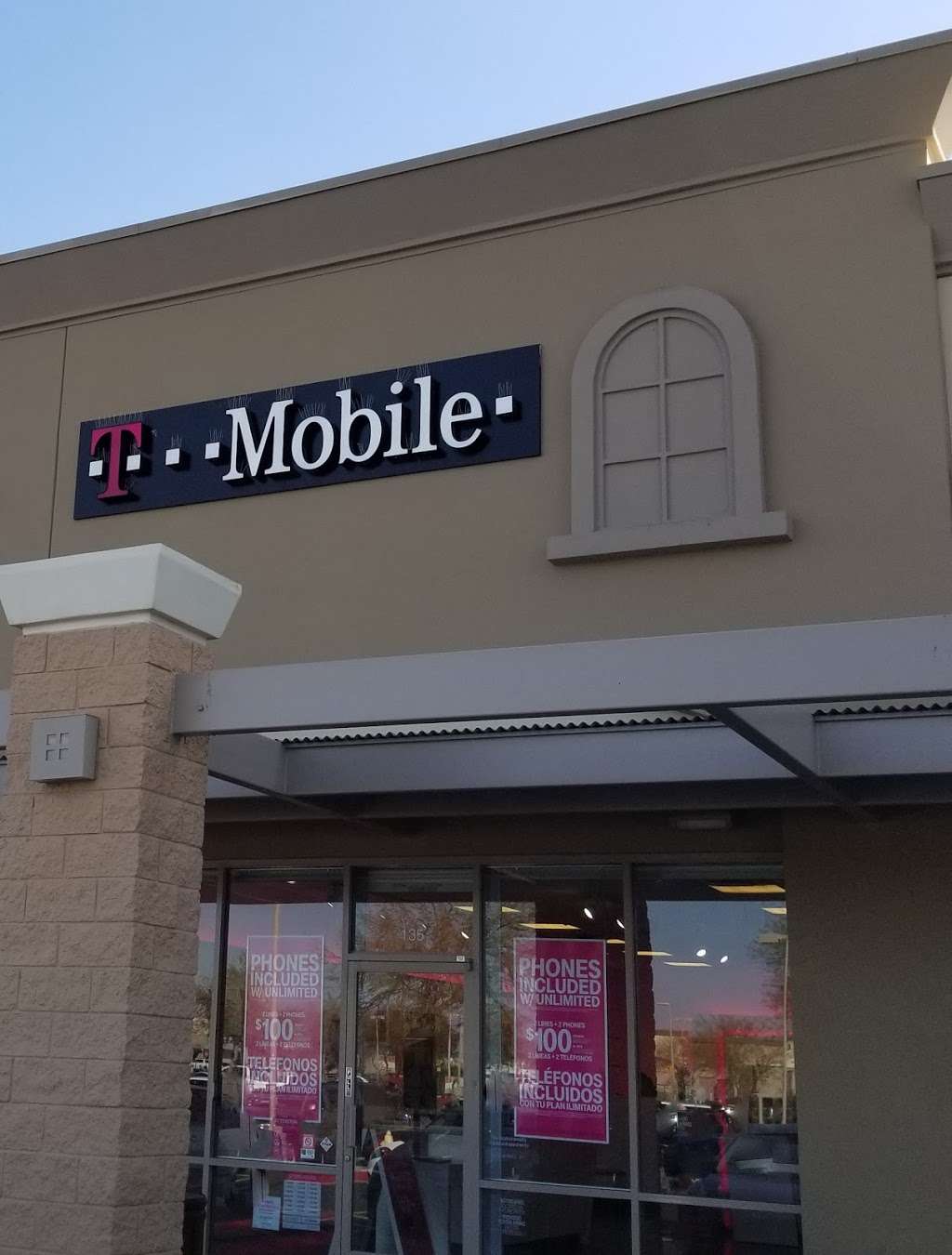 T-Mobile | 7625 W Lower Buckeye Rd, Phoenix, AZ 85043, USA | Phone: (623) 474-4920