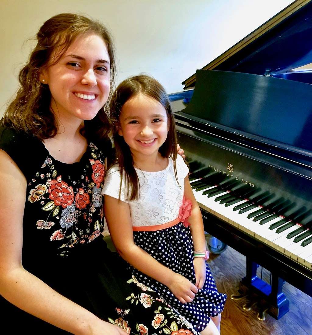 Sara Elizabeth Piano Studio | Tallgrass Cir, Waukesha, WI 53188, USA | Phone: (262) 955-1323