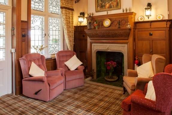 Dungate Manor Care Home | Flanchford Rd, Reigate Heath, Reigate RH2 8QT, UK | Phone: 01737 483547