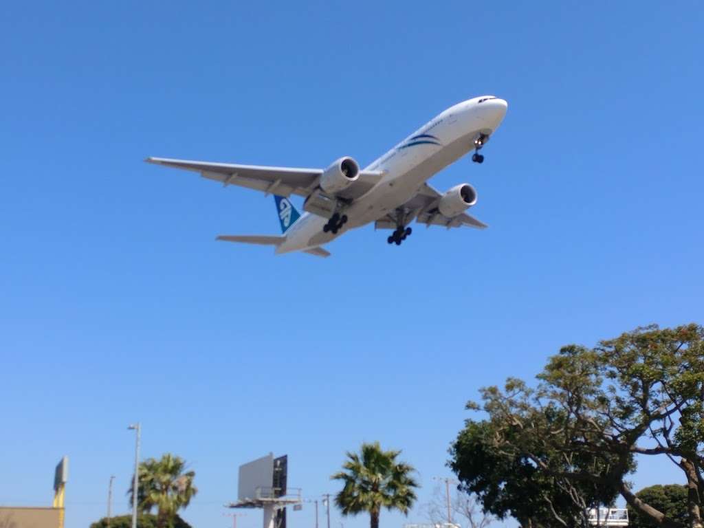 Airplane Landing View Point | W 92nd St, Los Angeles, CA 90045, USA