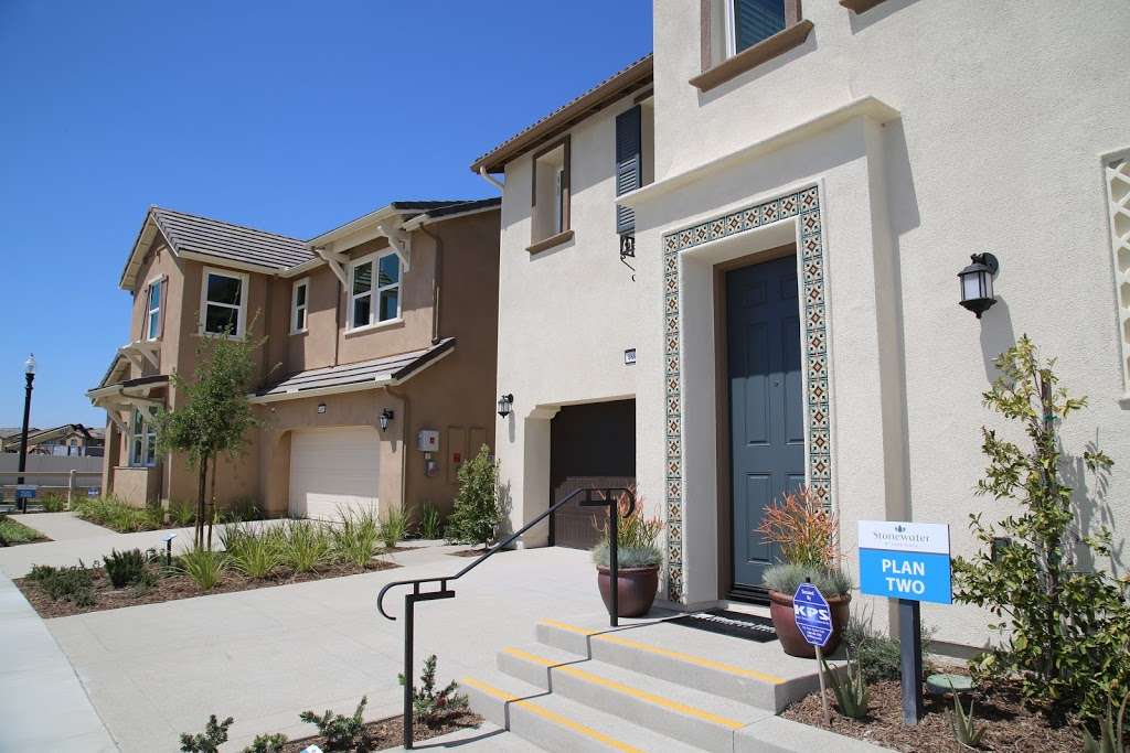Stonewater at Park Place by Woodside Homes | 2732 Devonshire Ln, Ontario, CA 91762, USA