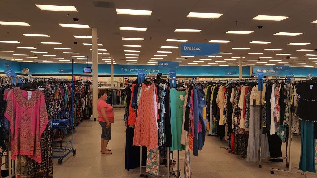 Ross Dress for Less | 9104 S Western Ave, Evergreen Park, IL 60805, USA | Phone: (708) 424-1504