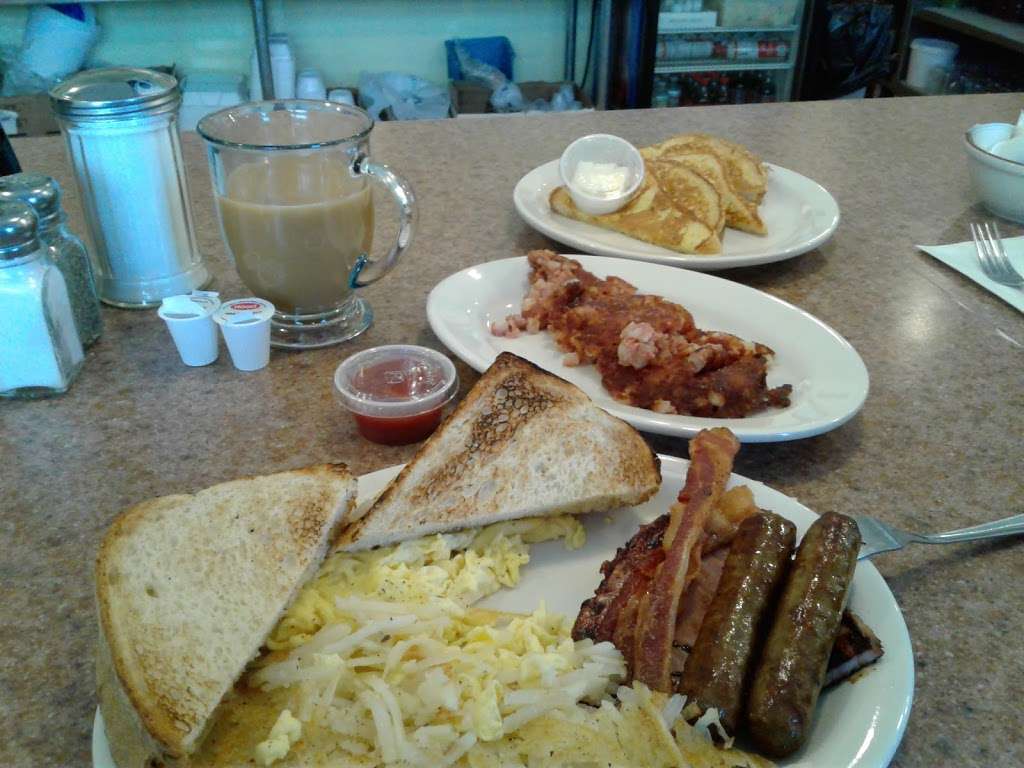 Christinas Country Cafe | 416 Emerson Ave, Hampstead, NH 03841 | Phone: (603) 329-3430