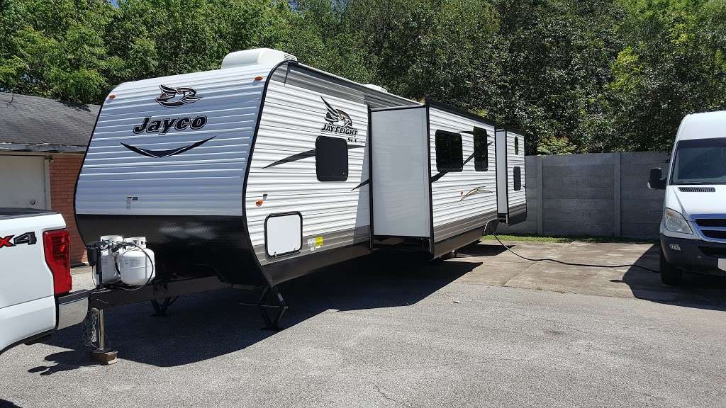 Lone Star RV | 14150 Gulf Fwy, Houston, TX 77034, USA | Phone: (281) 481-4488