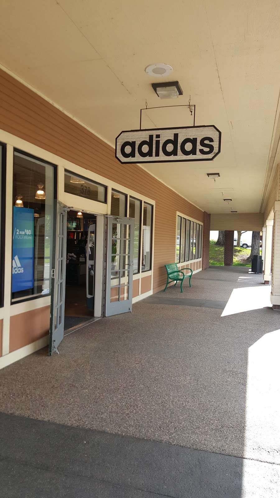 adidas Outlet | 378 Nut Tree Rd, Vacaville, CA 95687, USA | Phone: (707) 446-1070
