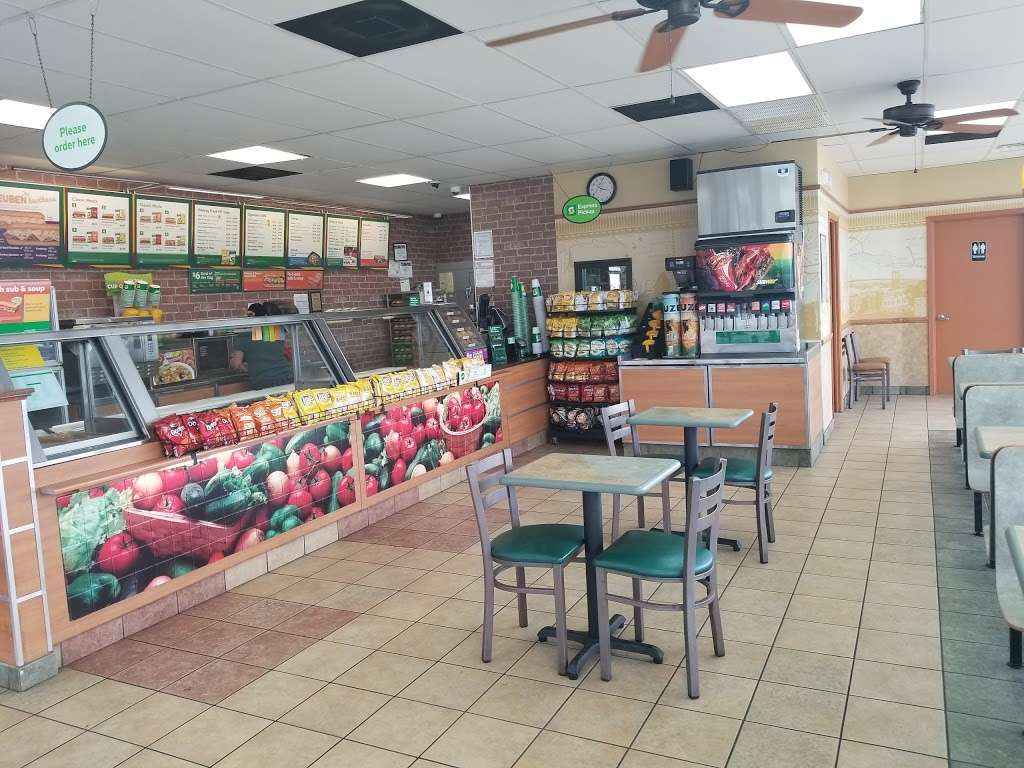 Subway Restaurants | 10904 Scarsdale Blvd Suite 180 Scarsdale Village SC, Houston, TX 77089, USA | Phone: (281) 484-7223