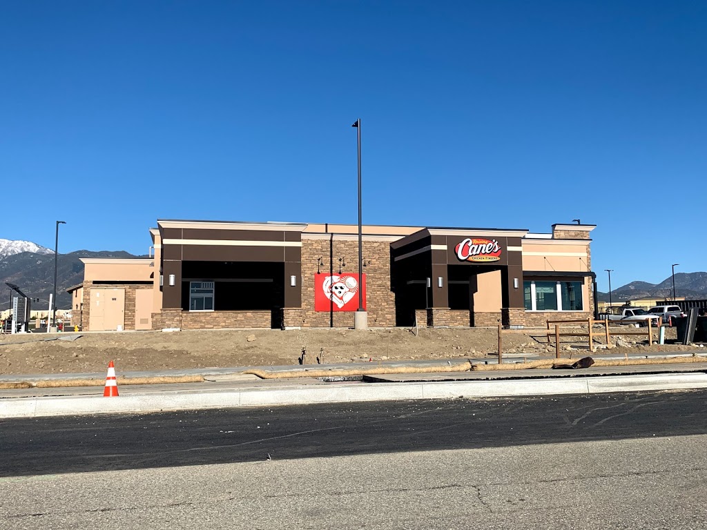 Raising Canes Chicken Fingers | 16988 S Highland Ave, Fontana, CA 92336, USA | Phone: (909) 427-0455