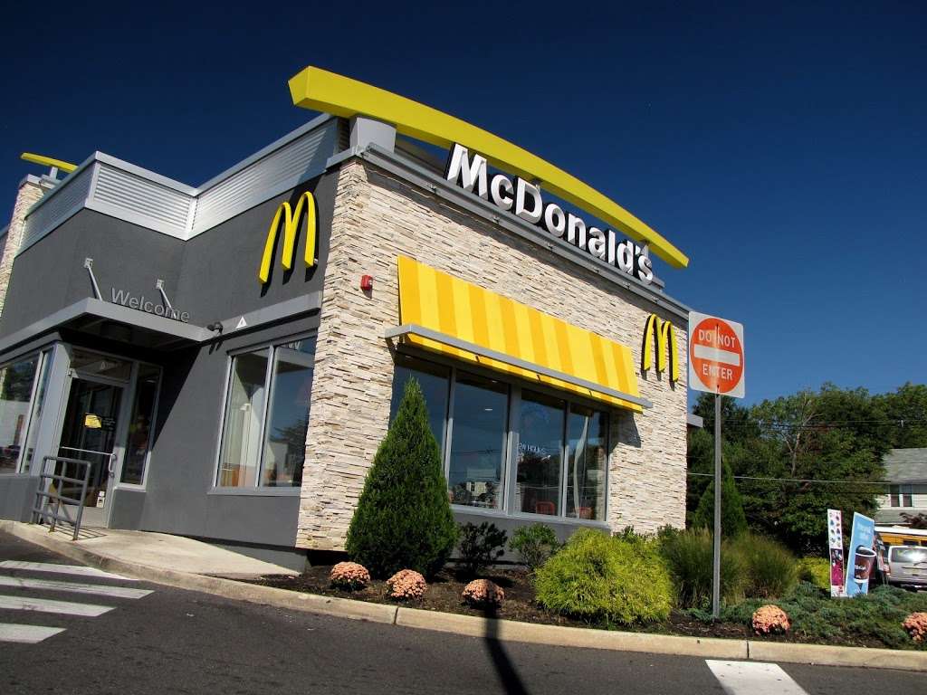 McDonalds | 700 White Hourse Pike North, Magnolia, NJ 08049, USA | Phone: (856) 784-5397