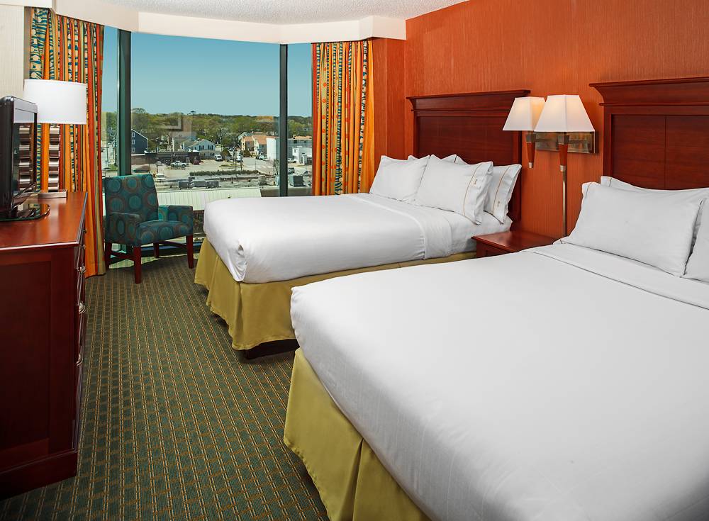 Holiday Inn Express & Suites VA Beach Oceanfront | 2607 Atlantic Ave, Virginia Beach, VA 23451, USA | Phone: (757) 491-6900