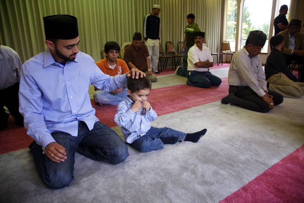 Ahmadiyya Muslim Community | 9925 SW 35th Dr, Portland, OR 97219, USA | Phone: (503) 246-0813