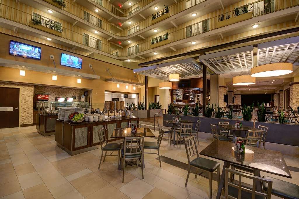 Embassy Suites by Hilton Dallas Market Center | 2727 N Stemmons Fwy, Dallas, TX 75207, USA | Phone: (214) 630-5332