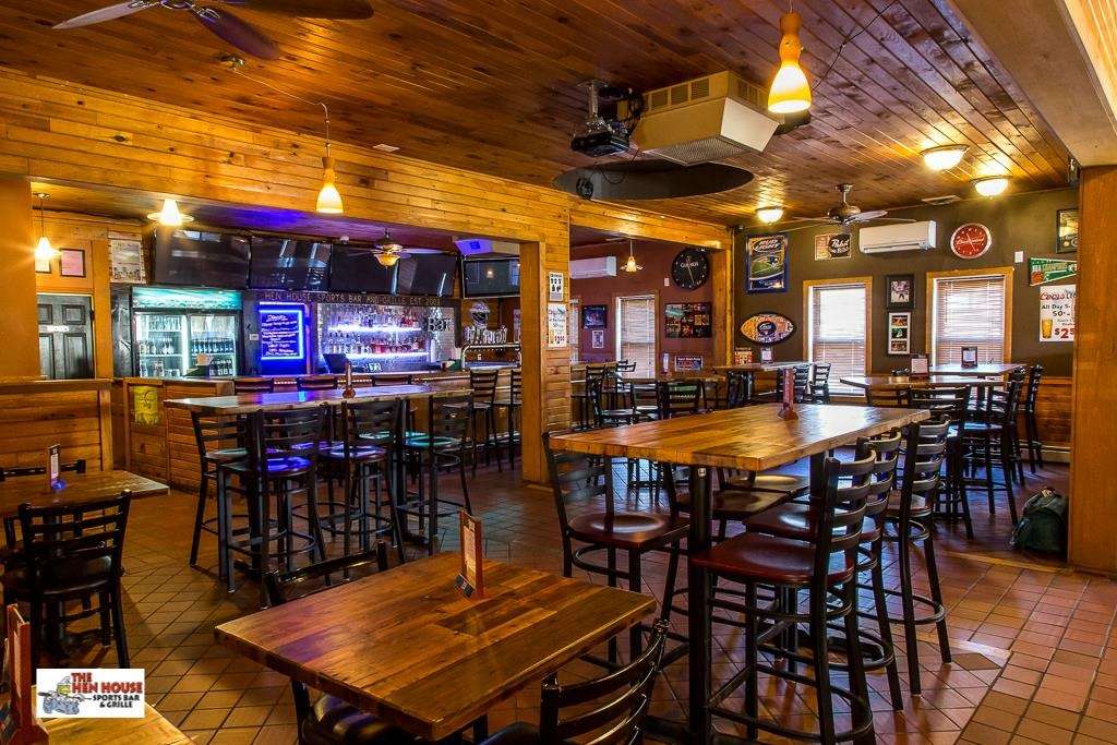 Hen House Sports Bar & Grille | 85 S Main St, Newton, NH 03858, USA | Phone: (603) 382-1705