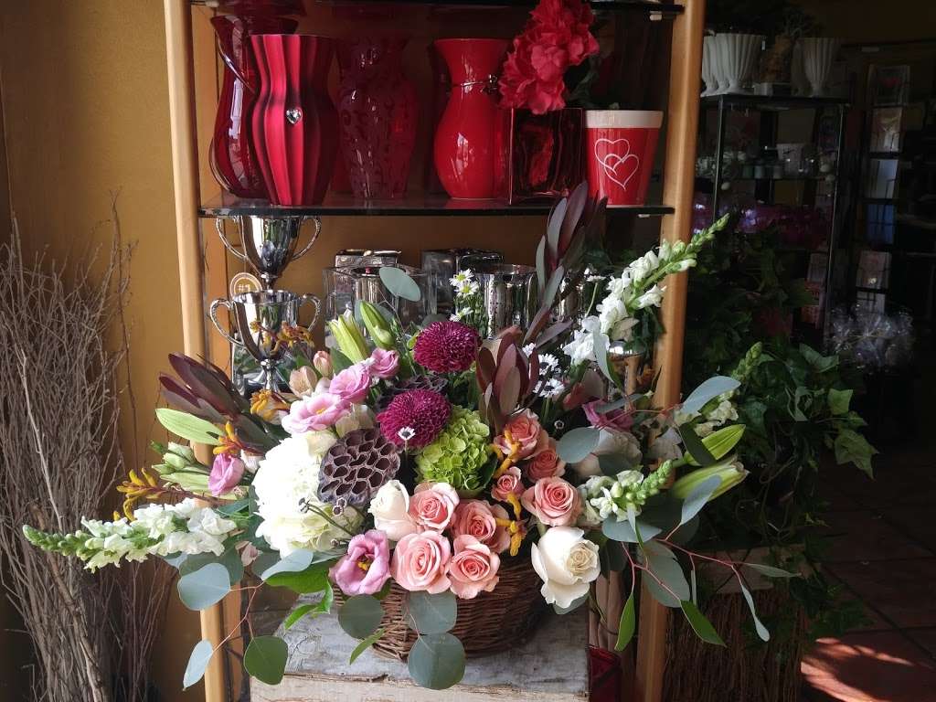 Flower Essence Flower & Gift Shop - Local Florist - Delivery | 2149 Bushkill Park Dr, Easton, PA 18040, USA | Phone: (610) 515-9970