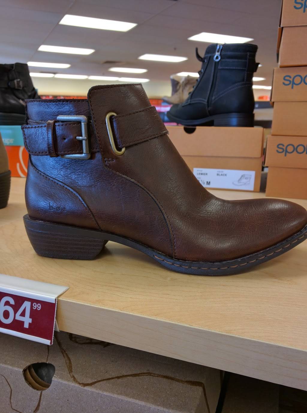 Famous Footwear | PRAIRIE TOWNE CENTER 247 JUNCTION ROAD SPAC 247, Madison, WI 53717, USA | Phone: (608) 841-4071