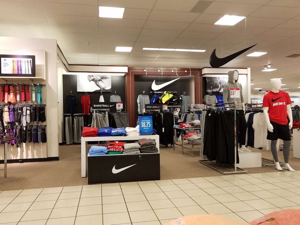 JCPenney | 1600 Orchard Gateway Blvd, North Aurora, IL 60542, USA | Phone: (630) 301-6300