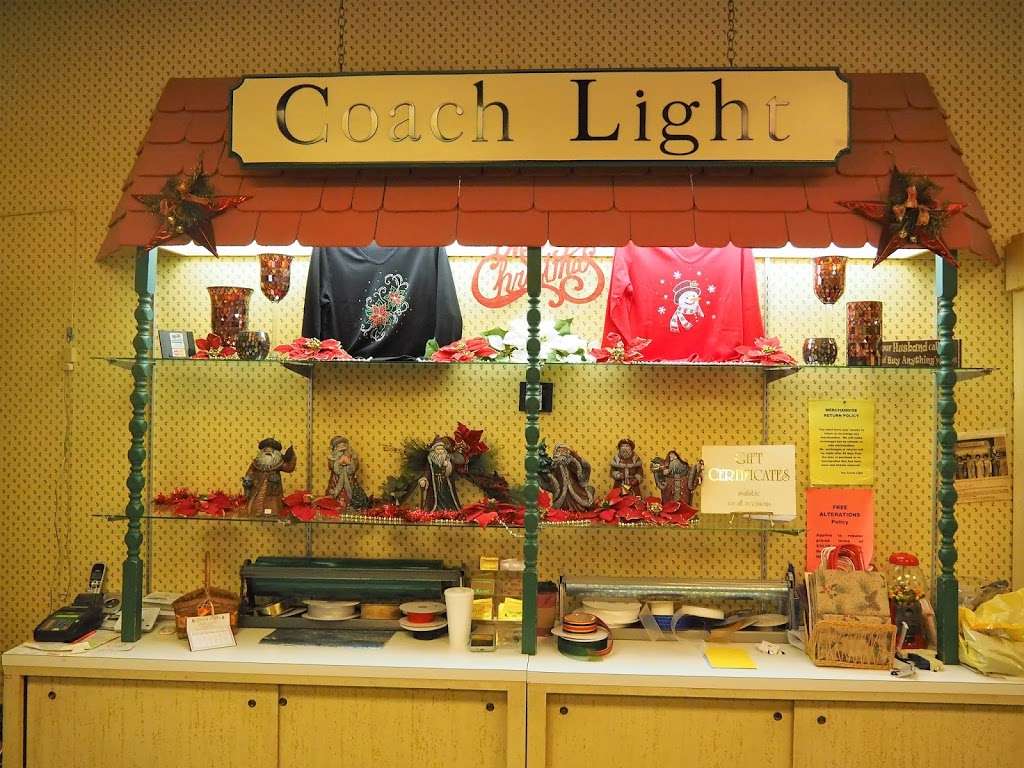 Coach Light | 545 Main St, Osawatomie, KS 66064, USA | Phone: (913) 755-2514