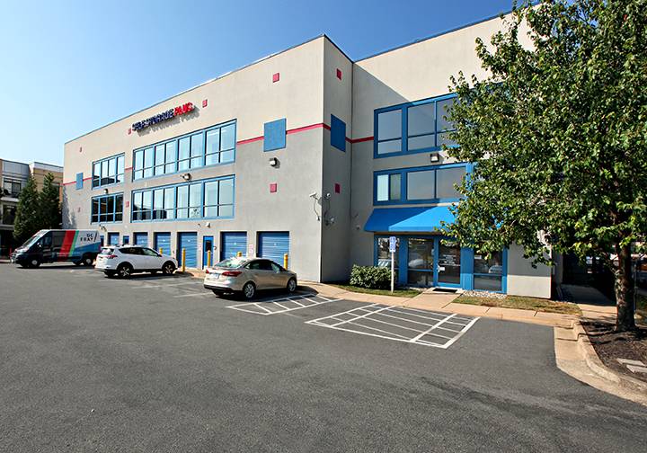 Self Storage Plus | 605 S Ball St, Arlington, VA 22202, USA | Phone: (703) 413-4833