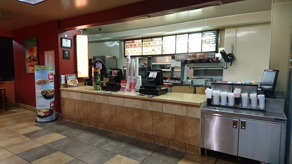 Jack in the Box | 28651 Marguerite Pkwy, Mission Viejo, CA 92692, USA | Phone: (949) 364-9457