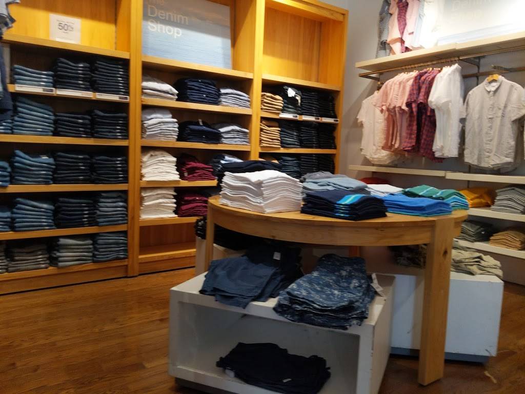 Gap - with Curbside Pickup | 3100 Main St Suite 445, Maumee, OH 43537 | Phone: (419) 878-0399