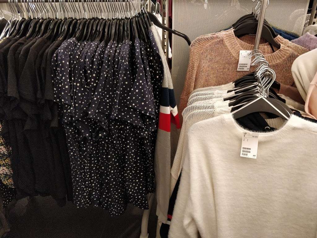 H&M | 100 Citadel Dr, Commerce, CA 90040, USA | Phone: (855) 466-7467 H&M | 100 Citadel Dr, Commerce, CA 90040, USA | Phone: (855) 466-7467